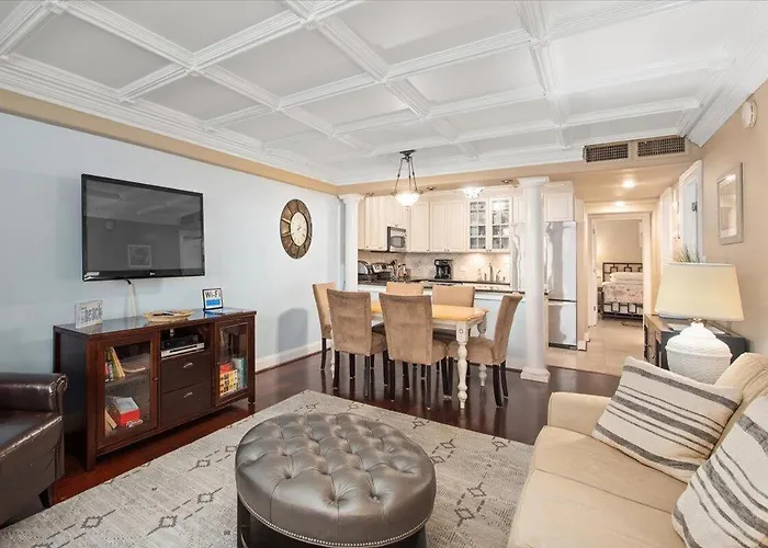 Beautiful & Spacious 3 Bedroom Steps From The Beach! Hébergement de vacances *