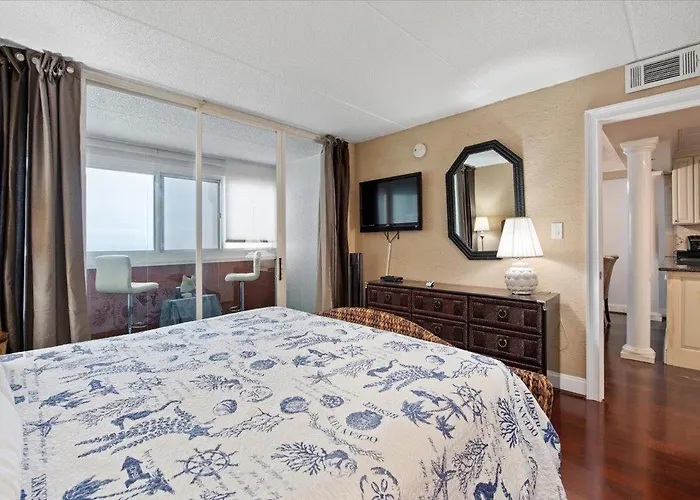 Hébergement de vacances Beautiful & Spacious 3 Bedroom Steps From The Beach! *