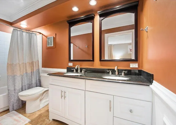 Beautiful & Spacious 3 Bedroom Atlantis Steps From The Beach! *
