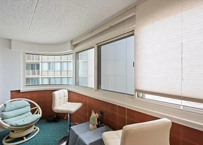 Beautiful & Spacious 3 Bedroom Steps From The Beach! Ocean City