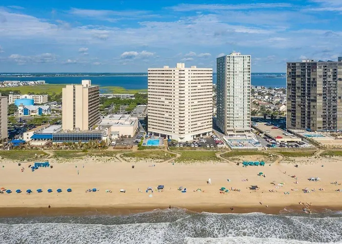 Beautiful & Spacious 3 Bedroom Steps From The Beach! *