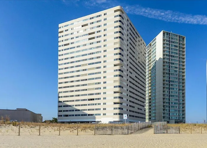 Beautiful & Spacious 3 Bedroom Steps From The Beach!
