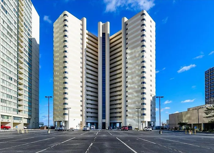 Beautiful & Spacious 3 Bedroom Atlantis Steps From The Beach! Ferienhaus Ocean Stadt
